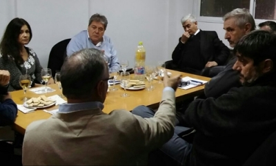 Rubeo diserto sobre la prohibición del Plus Médico y escuchó a los profesionales de la salud