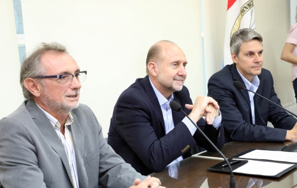 La provincia firmó un acuerdo con el Ministerio de Turismo y Deportes de Nación y asociaciones hoteleras de Santa Fe