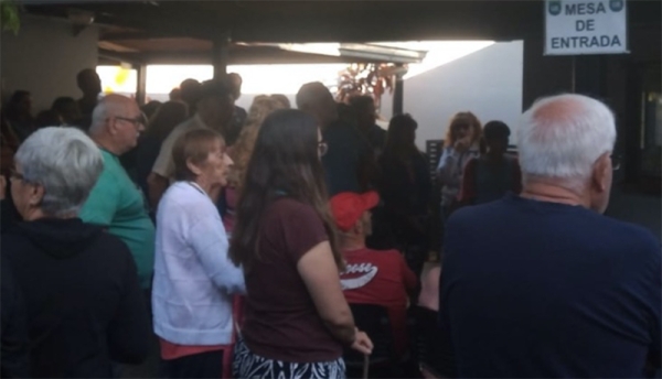 Municipio y vecinos dialogaron en buenos términos tras el encuentro en plaza 9 de julio