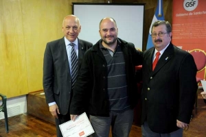 El gobernador entregó certificados a los asistentes del Curso de Gestión de Servicios en Salud