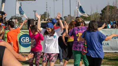 La primavera se siente en Baigorria: ferias, shows en vivo y mates a la orilla del río