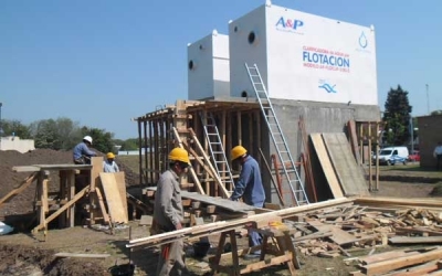 El ministro Ciancio recorrió la obra de la planta potabilizadora propia para Baigorria 