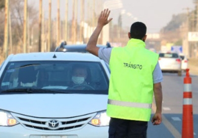Un infractor agredió a una inspectora de tránsito