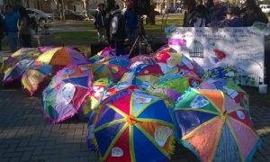 Pibes de escuelas de toda la ciudad pidieron la expropiación de La Calamita