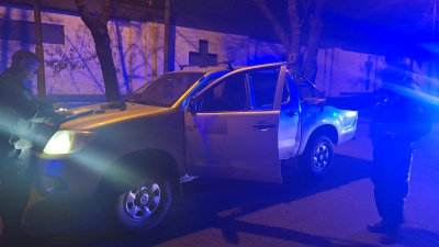 Secuestran un arma de fuego durante un operativo vehicular enfrente del cementerio El Redentor
