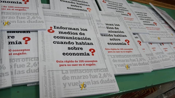 El licenciado Fabián Villanueva presentó su libro