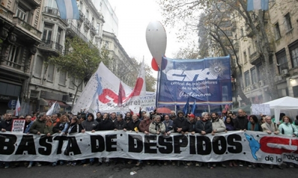 Las dos CTA rechazan el diálogo social y anticipan un paro junto a gremios cegetistas