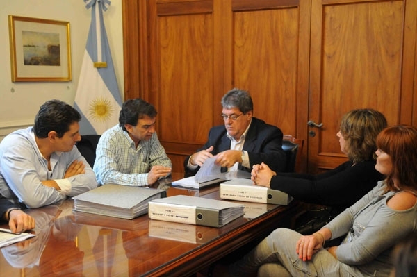 Rubeo y Lago recibieron a referentes de instituciones, profesionales y padres que trabajan sobre la temática del autismo