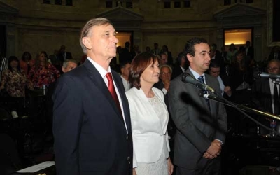 "Trabajaremos para que se cumplan la Constitución y el Federalismo"