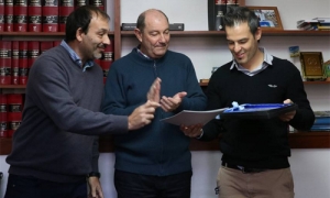 “Buzzi usa a FAA como un partido político” 