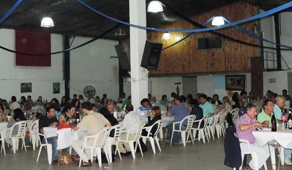 Cena socialista en La Tacuara