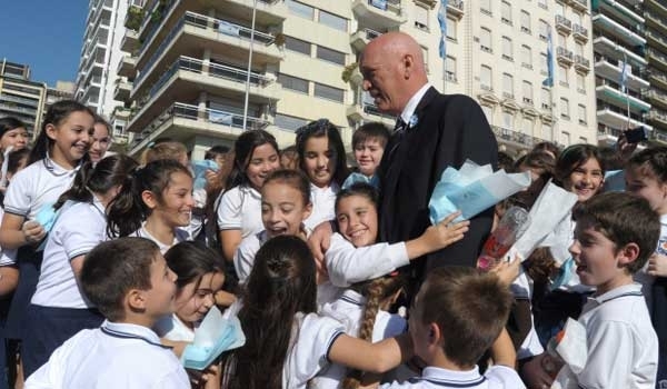 20 mil niños y niñas de toda la provincia prometieron lealtad a la Bandera
