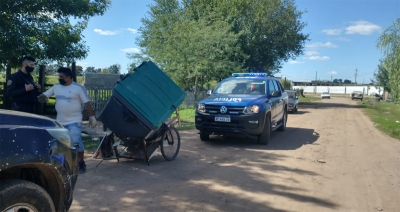 Robó un contenedor de basura y dijo que se lo había regalado un chino