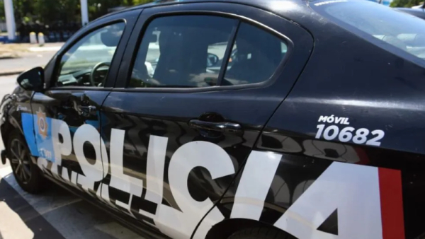 Un perro murió electrocutado tras morder un cable en la vía pública