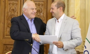 La provincia entregó un aporte de seis millones de pesos para la reconstrucción de la aceitera Martínez incendiada en 2015