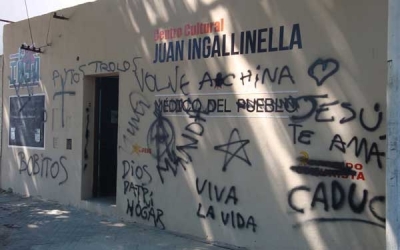 Pintadas agraviantes en sede del Partido Comunista de Rosario