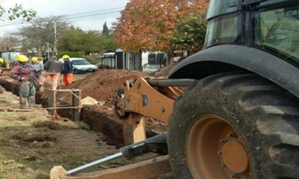 Aguas Santafesinas realiza trabajos para reforzar el suministro de agua potable en Granadero Baigorria