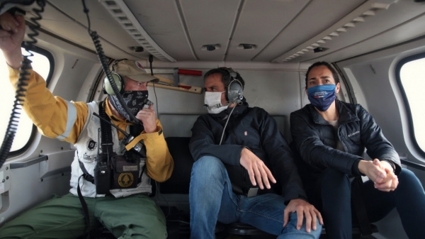 Gonnet y Cabandie sobrevolaron la zona de islas donde se registran las quemas