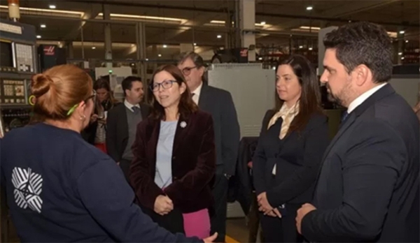 Batakis visitó la planta de electrodomésticos Liliana
