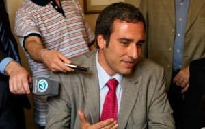 "Estamos cansados, agreden a Reutemann y a todo el mundo que está cerca de Massa"