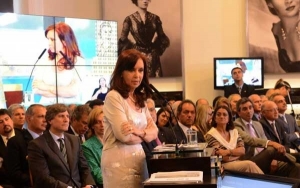 “Es necesario que los empresarios en vez de girar divisas, las reinviertan en el país”