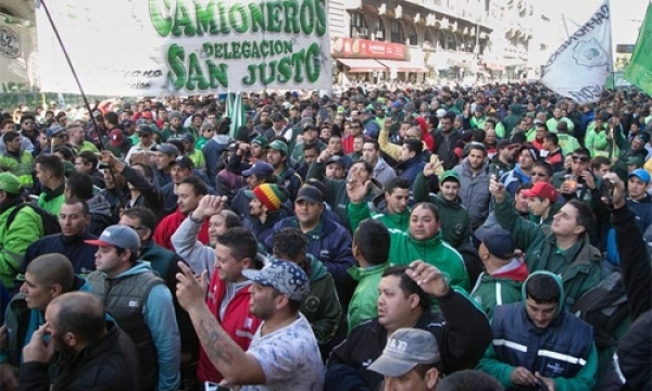 Camioneros y empresarios llegaron a un acuerdo y no habrá paro