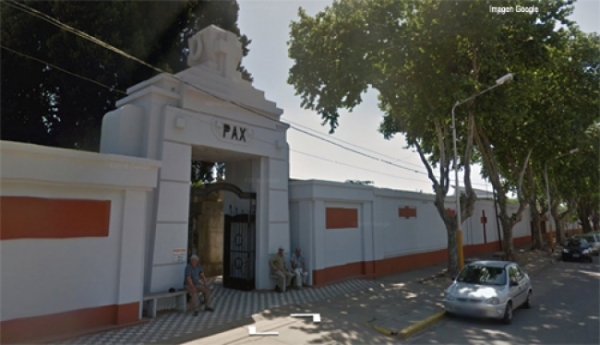 Un hombre es detenido mientras se masturbaba en la puerta del cementerio