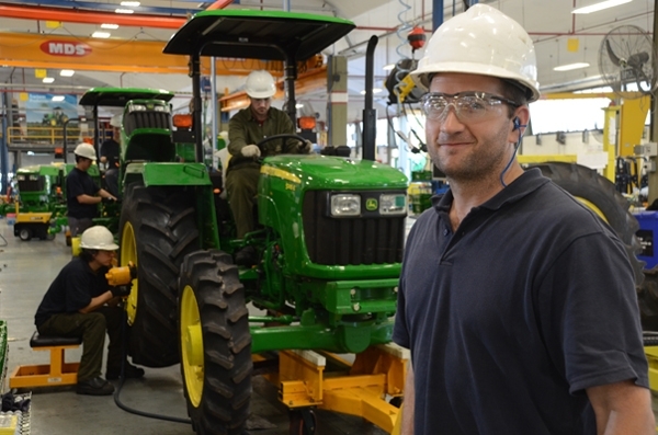 John Deere anuncia la producción de su línea de tractores 6J en el país