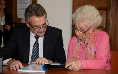 Agustín Rossi reafirmó el compromiso de continuar la búsqueda de documentación, al reunirse con Estela de Carlotto