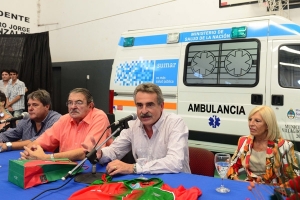 Rossi entregó una ambulancia al municipio de Villa Gobernador Gálvez 