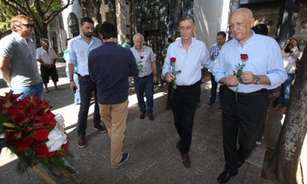 Homenaje a Guillermo Estévez Boero