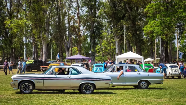 Se viene un encuentro multimarcas de autos clásicos y contemporáneos en la ciudad