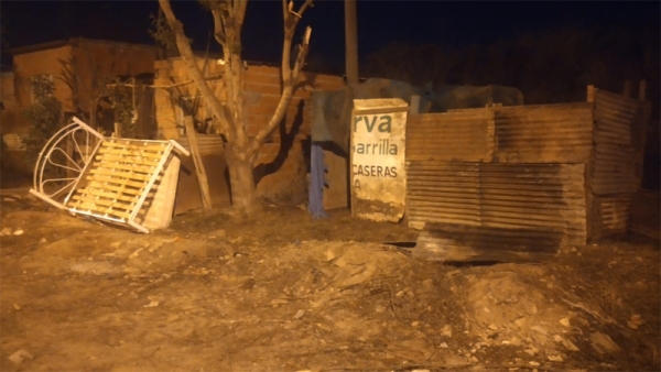 Dramático desalojo de una mujer embarazada