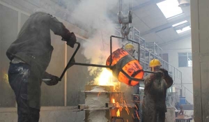 Del Frade: “La pileta es una anécdota que denuncia negocios mafiosos”