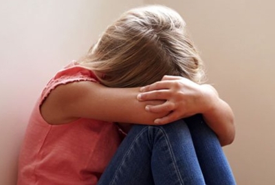 Un hombre es detenido por supuestos abusos sexuales a sus hijastras