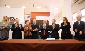 Vecinos del Remanso Valerio se manifestaron contra la erradicación parcial del barrio