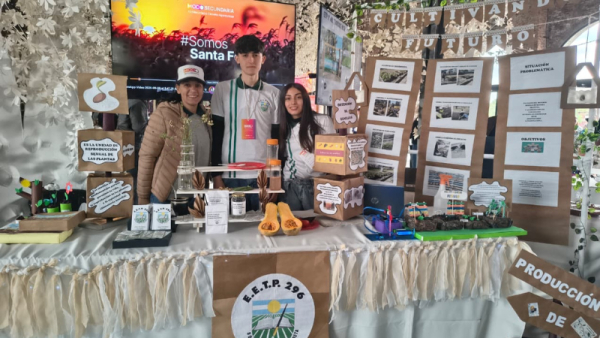 Escuelas agrotécnicas mostraron en la Feria de Proyectos el impacto de "Modo Secundaria" de la Fundación Banco Santa Fe