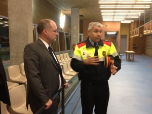 Henn busca crear lazos entre el ISEP y la Escuela de Policía de Barcelona 