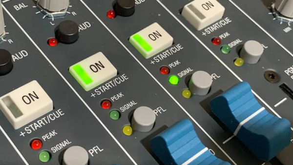 Alumnos de locución del ISET 18 harán sus prácticas en Recuerdos FM