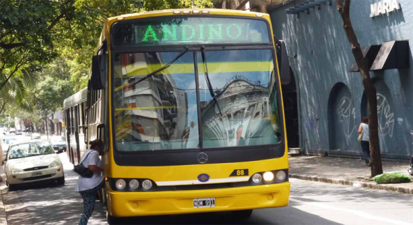 Desde este miércoles el transporte interurbano es un 23,5% más caro en toda la provincia