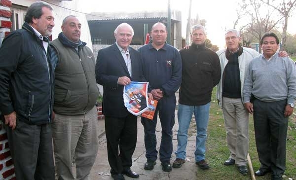 Lifschitz entregó aportes económicos a instituciones del Departamento Rosario