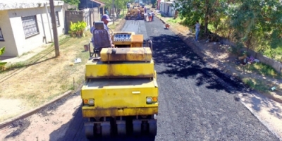 Capitán Bermúdez: El plan municipal de pavimentación trabaja sobre calles de barrio Villa Cassini