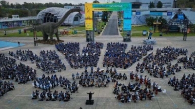 Los pibes de la orquesta Municipal de Instrumentos Latinoamericanos participaron de un mega encuentro en Tecnópolis