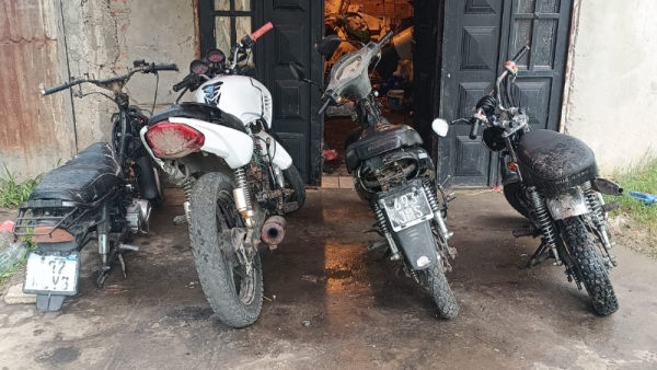 Desbaratan un “aguantadero” de motos robadas en Martín Fierro
