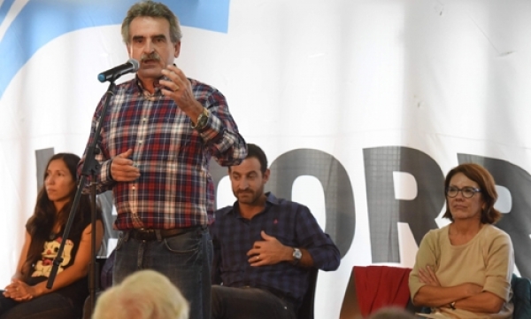 "Quieren tapar la mugre de Macri persiguiendo a Cristina"