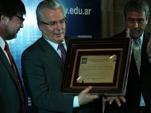 Garzón: "La Ley de Medios no cercena derechos de libertad sino todo lo contrario" 