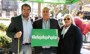 Instalaron un simulador móvil de patologías oculares en la Plaza Pringles