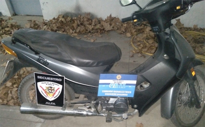 Dos detenidos por robar la moto de un repartidor