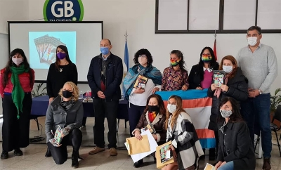 Entregaron libros a escuelas de enseñanzas secundarias y superior