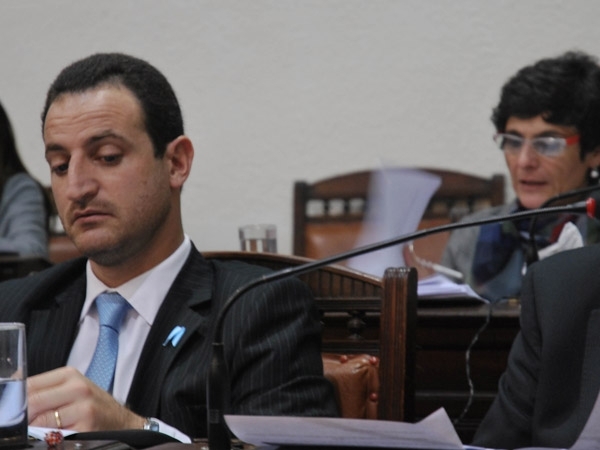 “El Gobernador y la Intendenta avanzan sin ningún tipo de regulación”